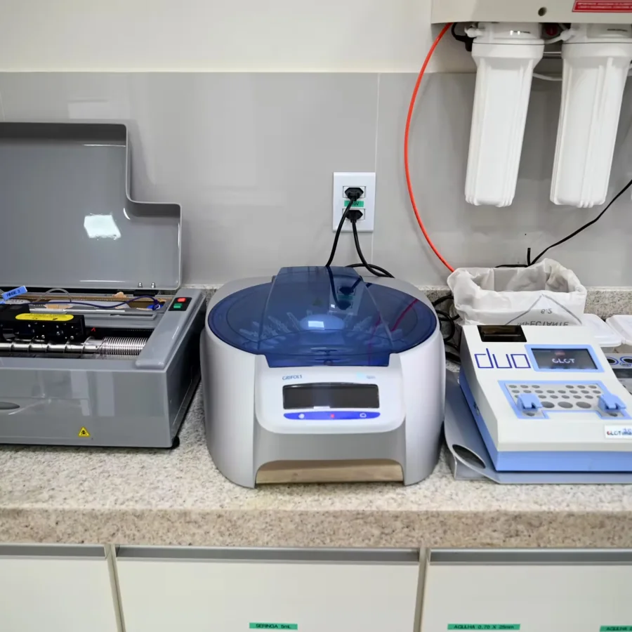 Sistema Grifols — área técnica do LabCentro